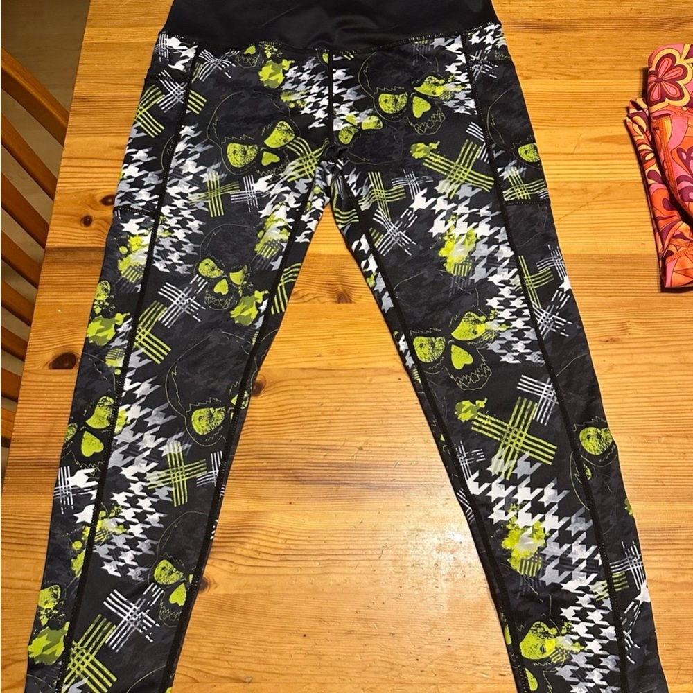 Constantly Varied Gear full length Toxic Skulls Medium leggings